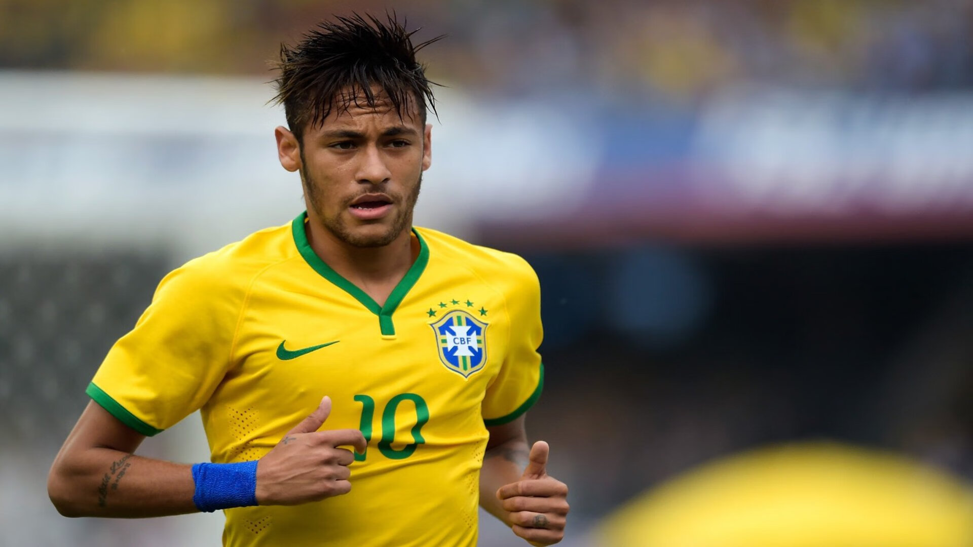 湖人队士气高昂，誓夺季后赛门票，湖人主场时隔8年再迎季后赛