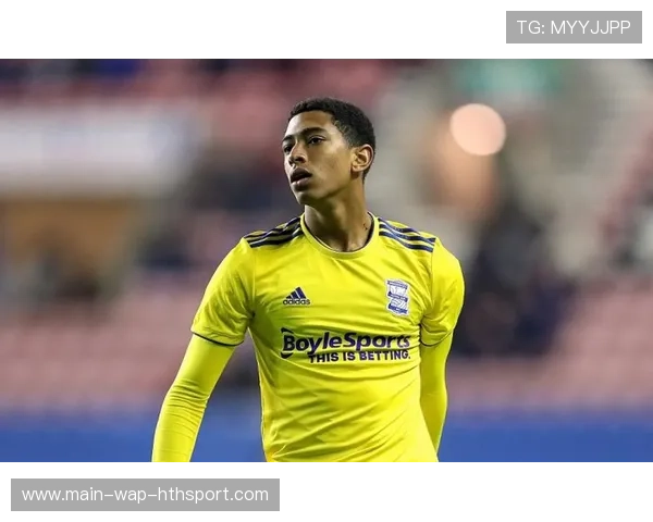 小贝林与兄弟差距明显，多特球迷心疼，小贝球员