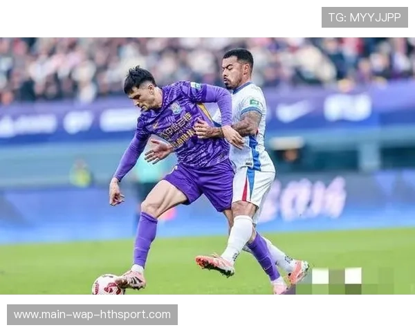 天津津门虎后场长传找身后,反越位跑位打穿防线 天津津门虎后场长传找身后,反越位跑位打穿防线